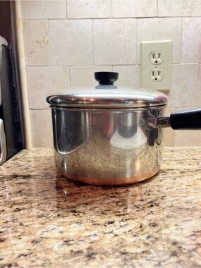 Revere Ware Stainless Steel 4 qt Saucepan with Copper-Clad Base and Black Handle